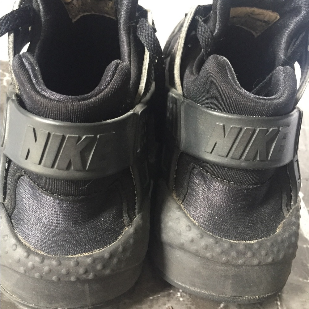 Nike Hurrache II size 6y